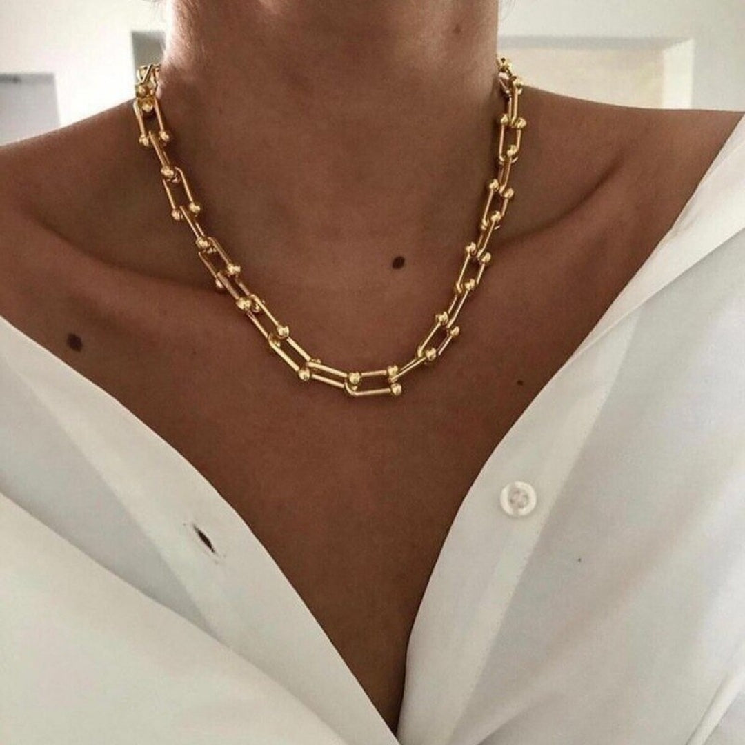 Colar Dourado com Corrente