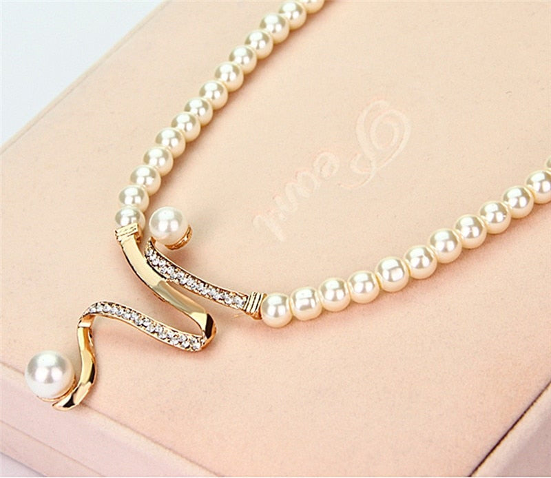 Conjunto de Colar de Pérolas Naturais + Brincos