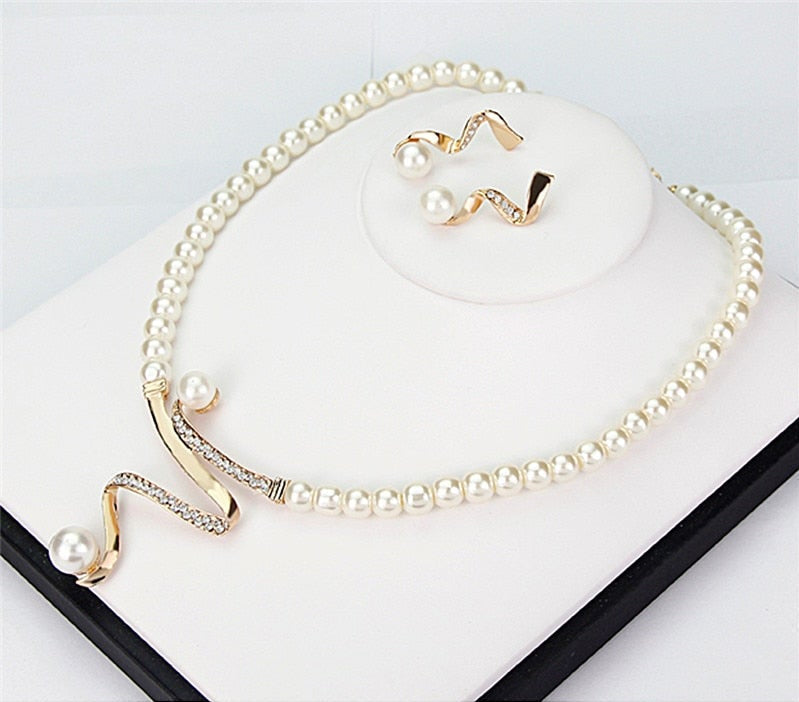 Conjunto de Colar de Pérolas Naturais + Brincos