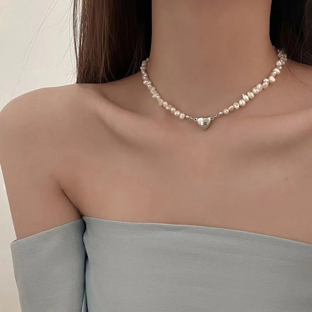 Colar de Pérola em Forma de Coração Prateado Elegante