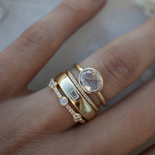 Conjunto de Anéis Vintage em Ouro e Zircônia