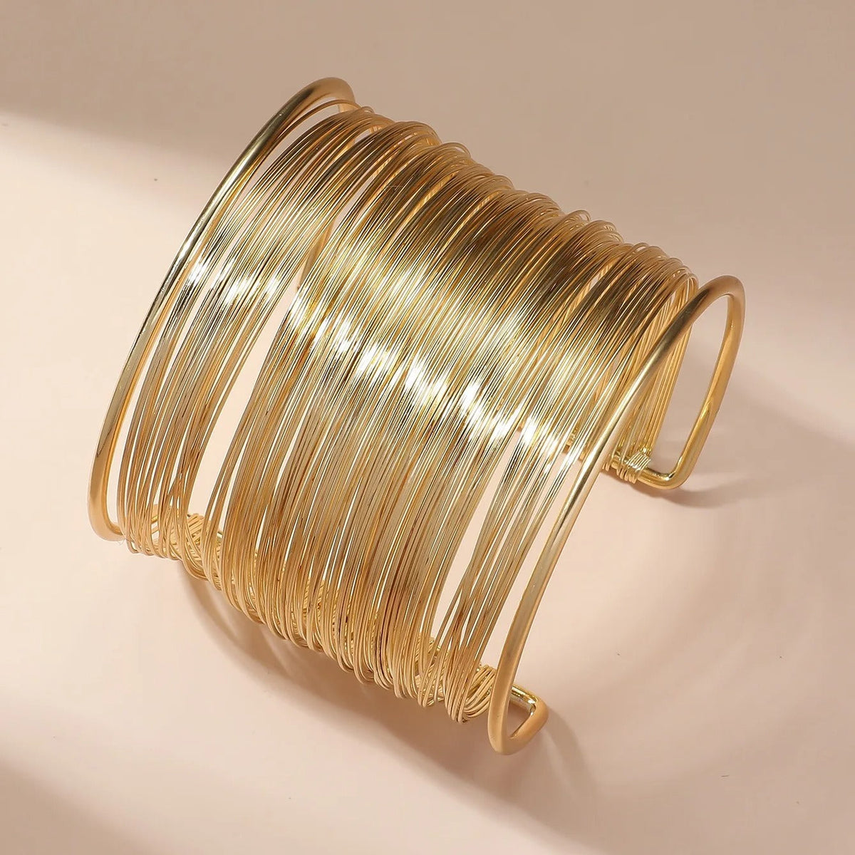 Pulseira Aberta em Fio de Ouro