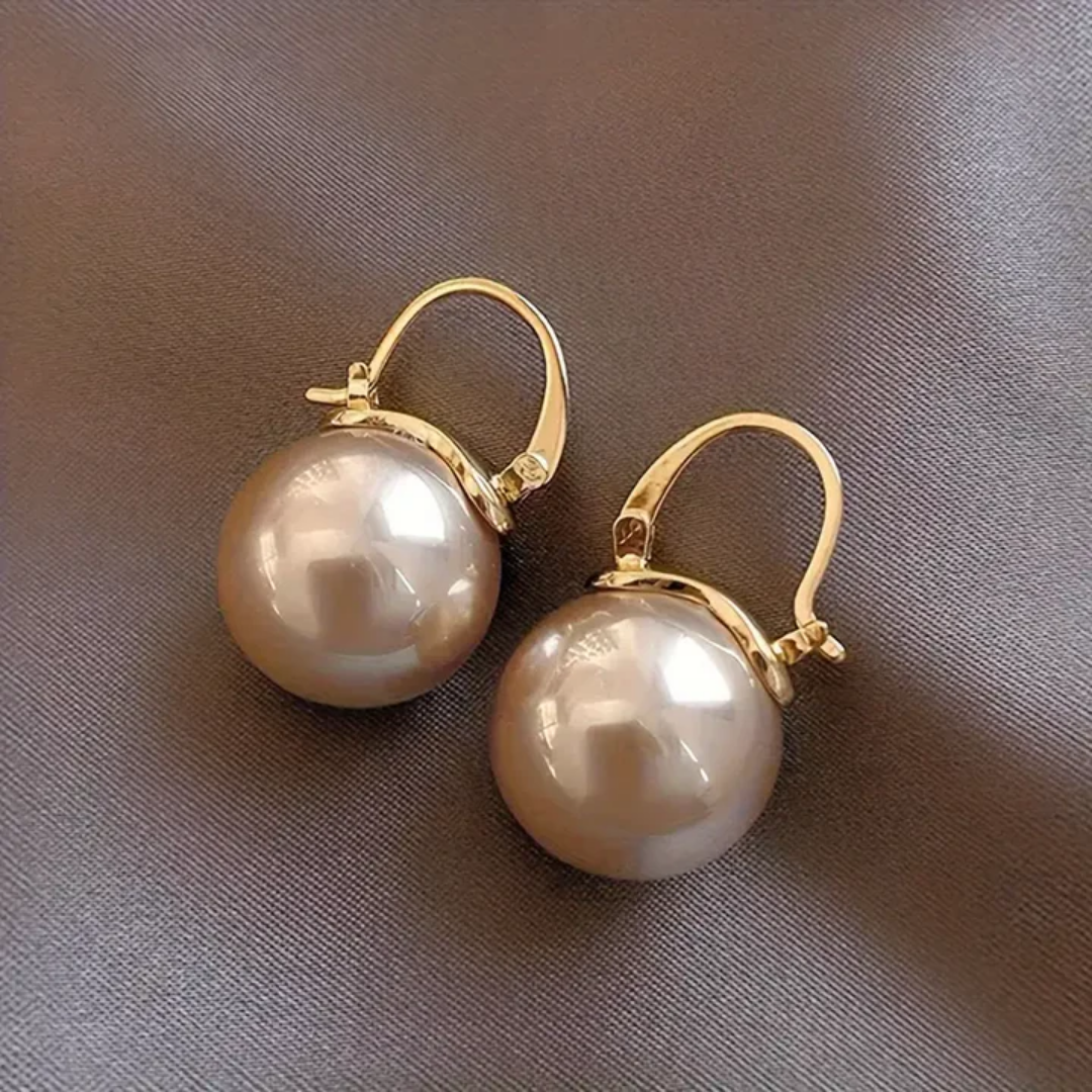Brincos Exquisitos de Pérola Dourada