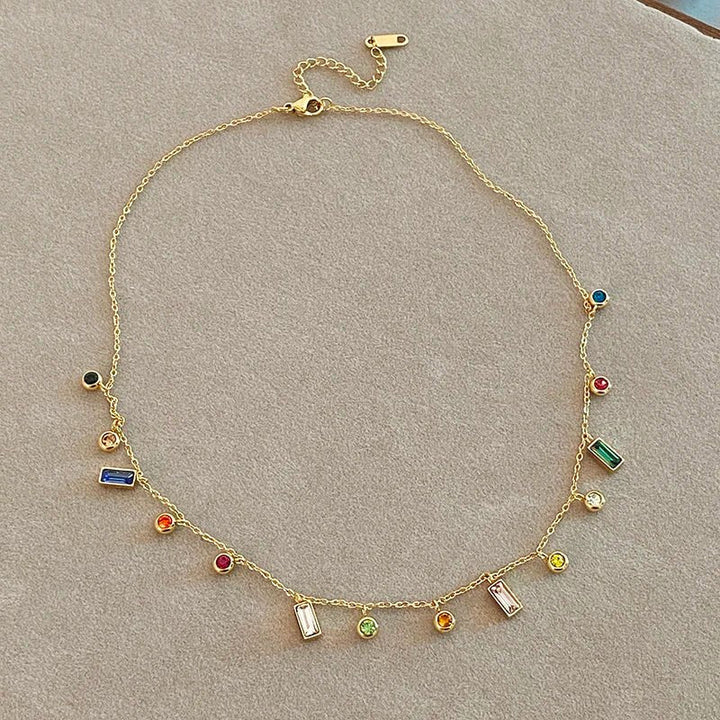 Colar Choker com Cristais Delicados Espalhados